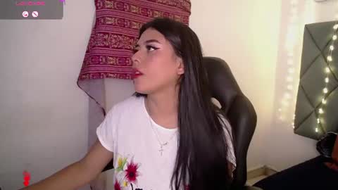 Snapshot of devika_kumar chatting on June 11, 7:34 pm devika online show from June 11, 7:34 pm