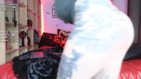 Snapshot of devil_s_bride chatting on November 18, 1:22 am devil_s_bride online show from November 18, 1:22 am