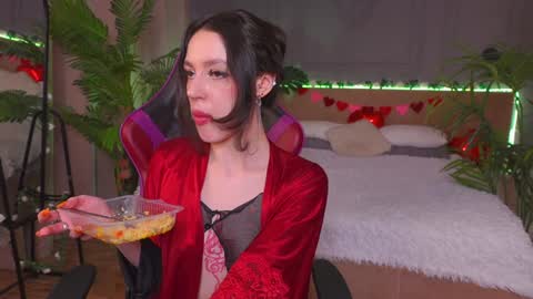 devilinee online show from February 7, 10:08 am