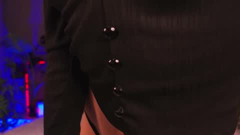 devilinee online show from October 11, 7:18 am