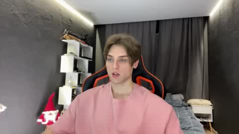 devilnut1 online show from November 27, 6:59 am