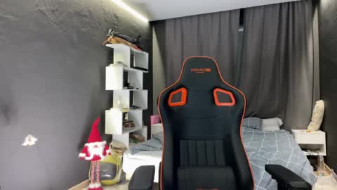 devilnut1 online show from November 28, 9:01 am