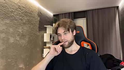 devilnut1 online show from March 13, 4:13 pm