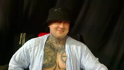 Snapshot of devilwithtats chatting on July 28, 12:48 pm Lucian online show from July 28, 12:48 pm
