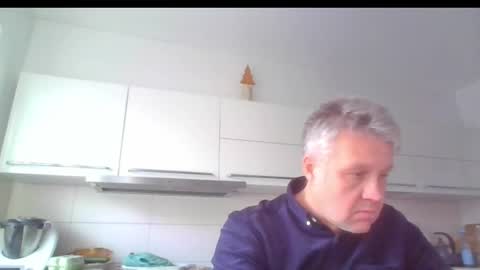 Snapshot of devon_nite chatting on December 5, 12:11 pm Devon online show from December 5, 12:11 pm