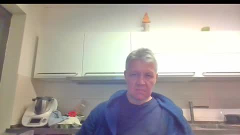 Snapshot of devon_nite chatting on December 16, 1:10 am Devon online show from December 16, 1:10 am