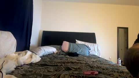 Snapshot of devonclarky213 chatting on April 5, 10:29 pm come play online show from April 5, 10:29 pm