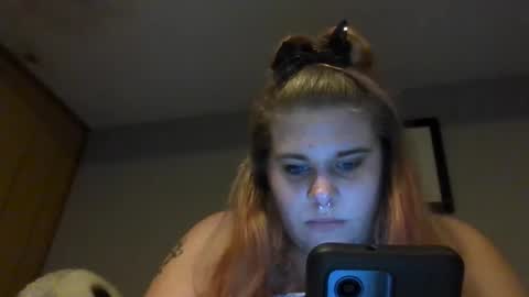 Snapshot of devykitten2018 chatting on December 11, 1:47 am devykitten online show from December 11, 1:47 am