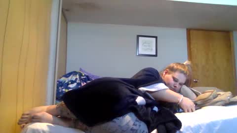 Snapshot of devykitten2018 chatting on February 14, 3:47 pm devykitten online show from February 14, 3:47 pm