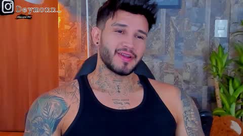 Snapshot of deymon_scott chatting on October 25, 4:02 pm JULIAN online show from October 25, 4:02 pm