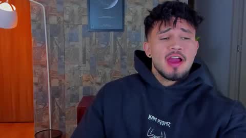 Snapshot of deymon_scott chatting on November 8, 11:47 pm JULIAN online show from November 8, 11:47 pm