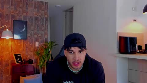 Snapshot of deymon_scott chatting on November 25, 7:03 pm JULIAN online show from November 25, 7:03 pm