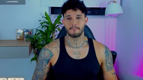 Snapshot of deymon_scott chatting on January 15, 11:41 pm JULIAN online show from January 15, 11:41 pm