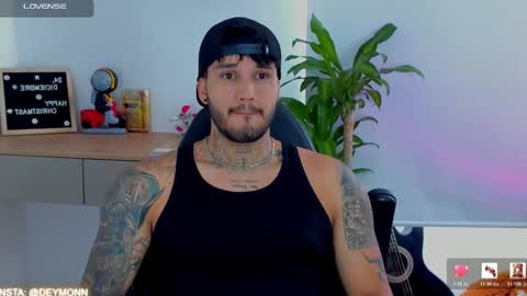 Snapshot of deymon_scott chatting on January 18, 2:43 pm JULIAN online show from January 18, 2:43 pm