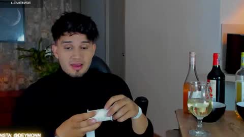 Snapshot of deymon_scott chatting on February 7, 11:41 pm JULIAN online show from February 7, 11:41 pm