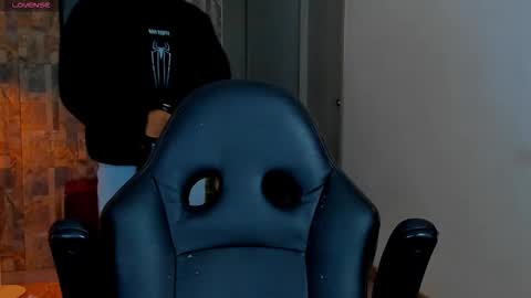 Snapshot of deymon_scott chatting on February 13, 11:23 pm JULIAN online show from February 13, 11:23 pm