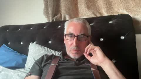 Snapshot of dfraserc chatting on May 29, 7:12 pm dfraserc online show from May 29, 7:12 pm