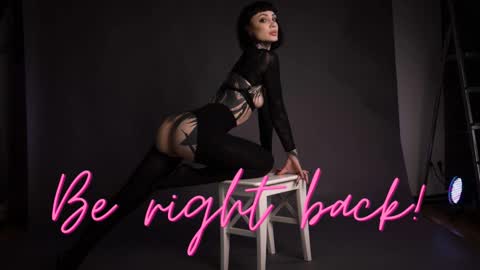 dgtlgrl online show from November 14, 12:04 pm