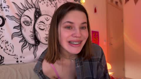 Snapshot of di_n_alex chatting on January 10, 1:20 pm Di Alex online show from January 10, 1:20 pm