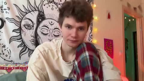 Snapshot of di_n_alex chatting on January 11, 10:19 am Di Alex online show from January 11, 10:19 am