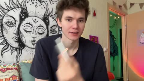 Snapshot of di_n_alex chatting on January 16, 9:27 am Di Alex online show from January 16, 9:27 am