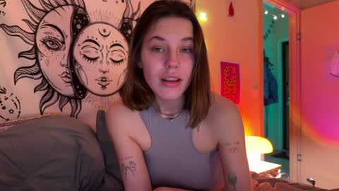 Snapshot of di_n_alex chatting on January 16, 3:35 pm Di Alex online show from January 16, 3:35 pm