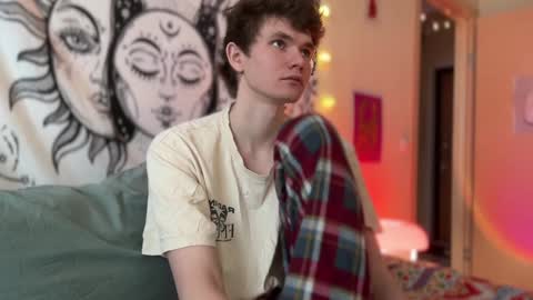 Snapshot of di_n_alex chatting on January 26, 10:55 am Di Alex online show from January 26, 10:55 am