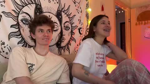 Snapshot of di_n_alex chatting on January 26, 1:58 pm Di Alex online show from January 26, 1:58 pm