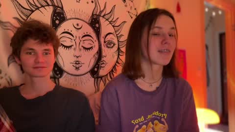 Snapshot of di_n_alex chatting on February 2, 4:22 pm Di Alex online show from February 2, 4:22 pm