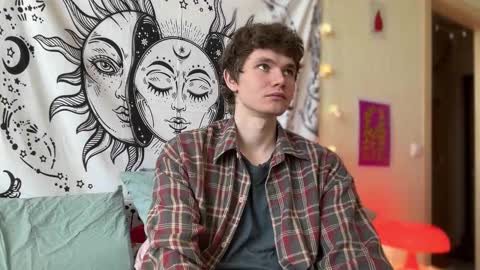 Snapshot of di_n_alex chatting on February 16, 10:54 am Di Alex online show from February 16, 10:54 am