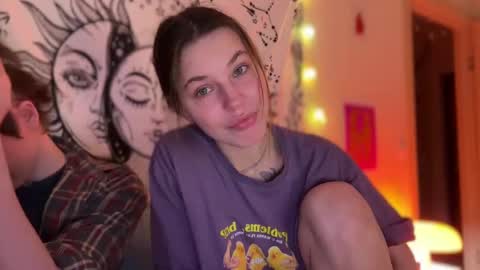 Snapshot of di_n_alex chatting on February 16, 5:04 pm Di Alex online show from February 16, 5:04 pm