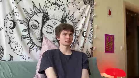 Snapshot of di_n_alex chatting on February 19, 10:34 am Di Alex online show from February 19, 10:34 am