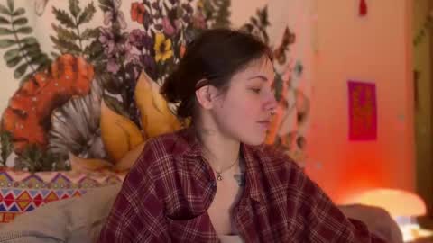 Snapshot of di_n_alex chatting on February 26, 4:35 pm Di Alex online show from February 26, 4:35 pm