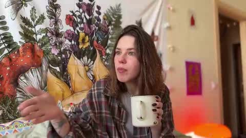 Snapshot of di_n_alex chatting on February 28, 1:36 pm Di Alex online show from February 28, 1:36 pm