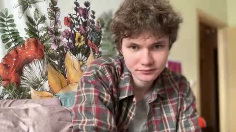 Snapshot of di_n_alex chatting on March 7, 10:24 am Di Alex online show from March 7, 10:24 am