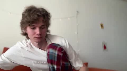 Snapshot of di_n_alex chatting on September 11, 8:47 am Di Alex online show from September 11, 8:47 am