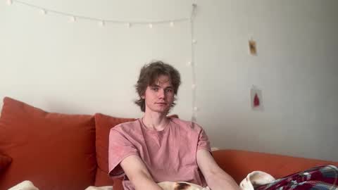 Snapshot of di_n_alex chatting on September 12, 8:36 am Di Alex online show from September 12, 8:36 am