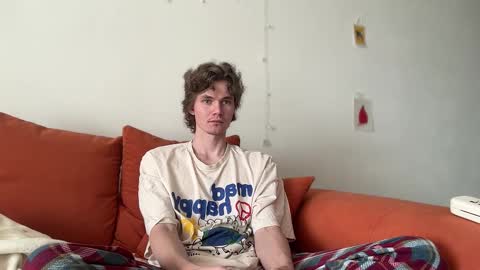 Snapshot of di_n_alex chatting on September 18, 9:11 am Di Alex online show from September 18, 9:11 am