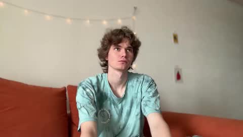 Snapshot of di_n_alex chatting on September 28, 9:25 am Di Alex online show from September 28, 9:25 am