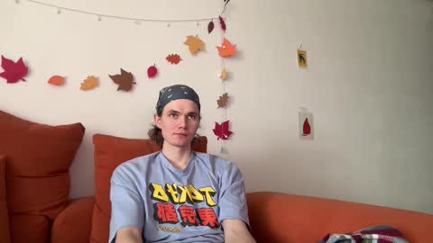 Snapshot of di_n_alex chatting on October 26, 9:26 am Di Alex online show from October 26, 9:26 am