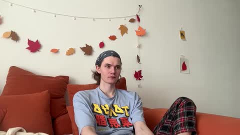 Snapshot of di_n_alex chatting on November 9, 10:02 am Di Alex online show from November 9, 10:02 am