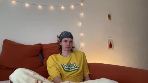 Snapshot of di_n_alex chatting on November 30, 9:57 am Di Alex online show from November 30, 9:57 am