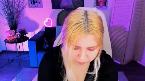 Dia online show from November 26, 7:04 pm