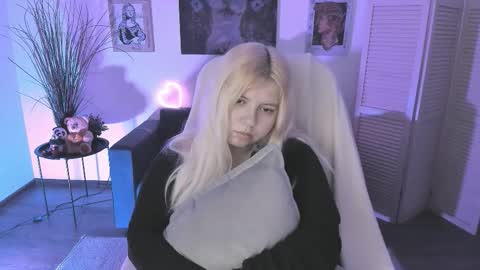 Dia online show from November 29, 9:18 pm