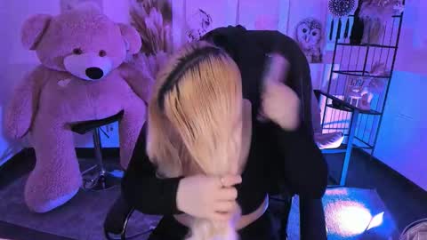 Dia online show from December 21, 7:21 pm