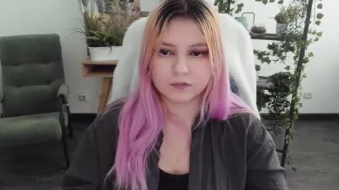 Dia online show from March 7, 12:24 pm