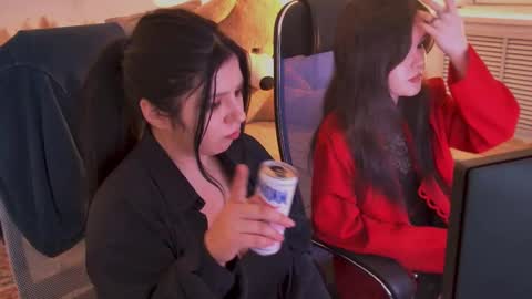 Snapshot of diaangell chatting on May 30, 9:01 pm Dia online show from May 30, 9:01 pm