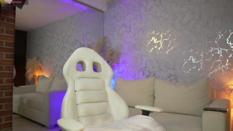 Diego online show from May 20, 11:11 pm