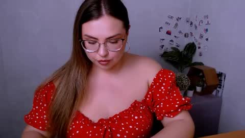 Snapshot of diamantkriss_ chatting on April 8, 1:00 pm Kriss online show from April 8, 1:00 pm