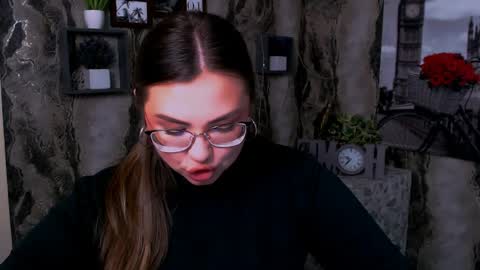 Snapshot of diamantkriss_ chatting on April 9, 7:25 am Kriss online show from April 9, 7:25 am